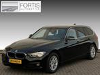 BMW 3 Serie Touring 318i Centennial Executive NL-AUTO | NAVI, Auto's, Voorwielaandrijving, Gebruikt, 1445 kg, Zwart