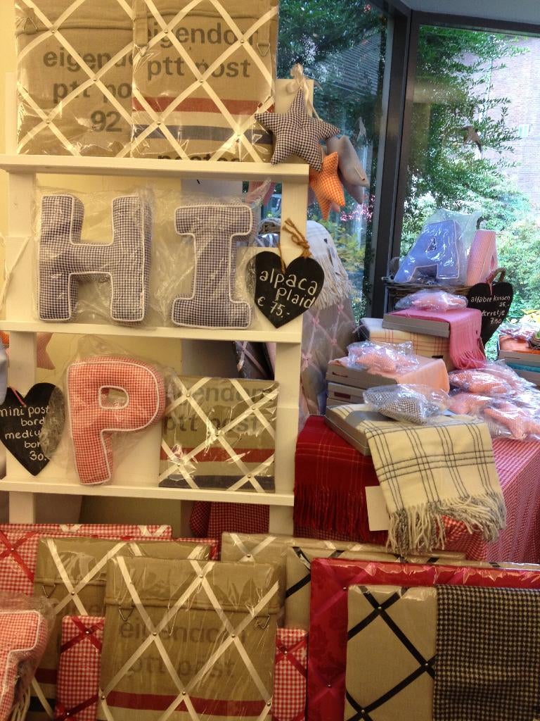 Te koop letterkussen voor kinderkamer, Ophalen of Verzenden, Nieuw, Overige typen