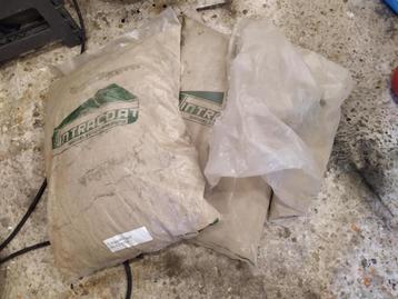 Te koop: gele voegzand ca. 50 kg beschikbaar voor biedingen