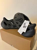 Yeezy Foam Runner Carbon Maat 41, Kleding | Heren, Schoenen, Ophalen of Verzenden, Nieuw, Zwart