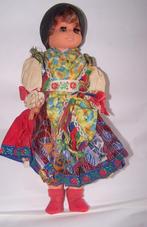 Prachtige Klederdracht pop. Balkan? Izgs., Ophalen of Verzenden, Zo goed als nieuw, Pop