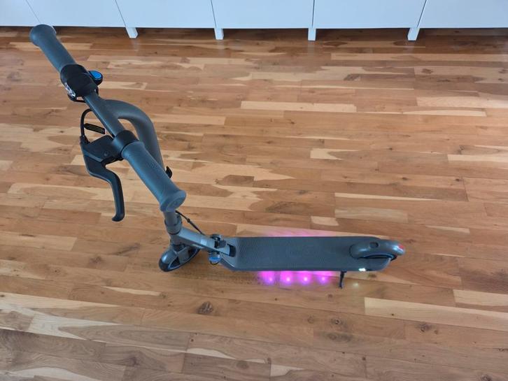Segway Ninebot Zing E10, Fietsen en Brommers, Steps, Zo goed als nieuw, Elektrische step (E-scooter), Ophalen of Verzenden