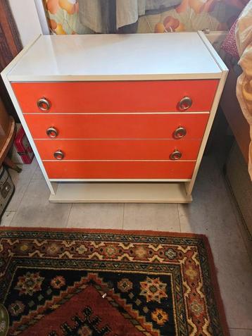 Gaaf oranje vintage ladenkastje ! beschikbaar voor biedingen
