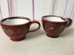Twee rode aardewerken kopjes, Ophalen of Verzenden, Gebruikt, Kop(pen) en/of Schotel(s)