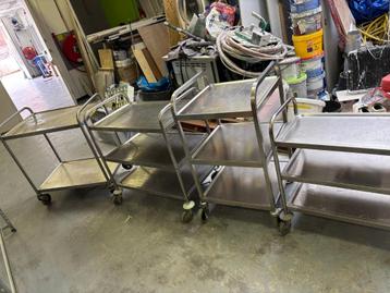 RVS service kar diverse  beschikbaar voor biedingen