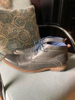 1 paar grijs lederen herenschoenen met veters, maat 46, Kleding | Heren, Schoenen, Ophalen of Verzenden, Zo goed als nieuw
