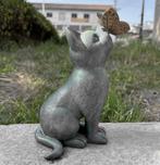 beeldje kat, kattenbeeldje met vlinder, Ophalen of Verzenden, Zo goed als nieuw, Mens