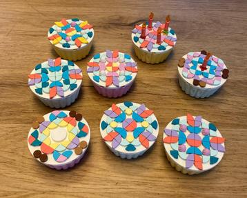 Lego dots cupcakes 