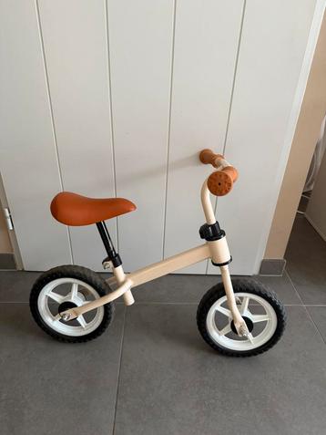 Loopfietsje beschikbaar voor biedingen