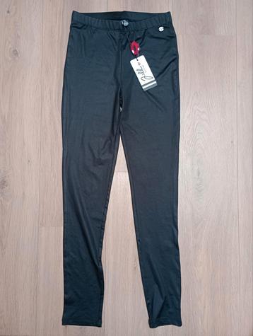 Nieuw met kaartje zwarte legging Jill. Maat 146/152 beschikbaar voor biedingen