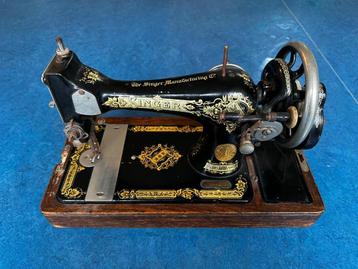 Originele Singer naaimachinetafel beschikbaar voor biedingen