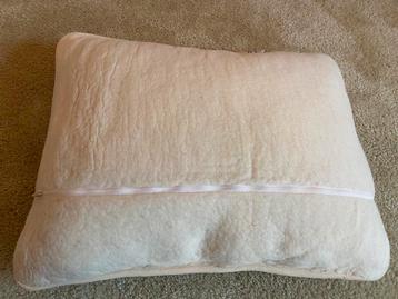 Hoofdkussen zuiver wol 2 stuks beschikbaar voor biedingen