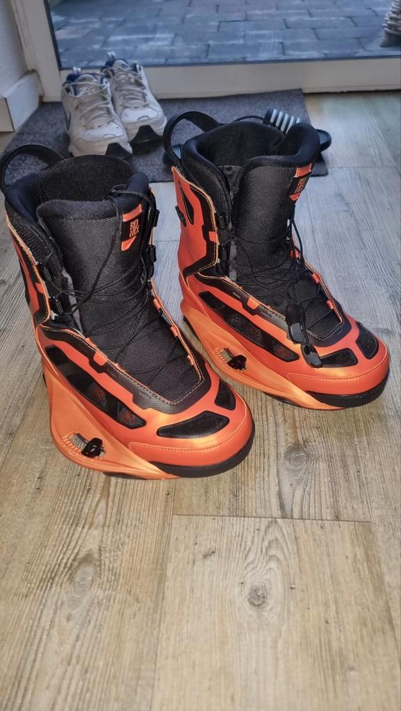 Ronix Parks Boot - Chameleon Volcano LIMITED - Maat 43/44, Watersport en Boten, Wakeboarden, Zo goed als nieuw, Schoenen, Ophalen