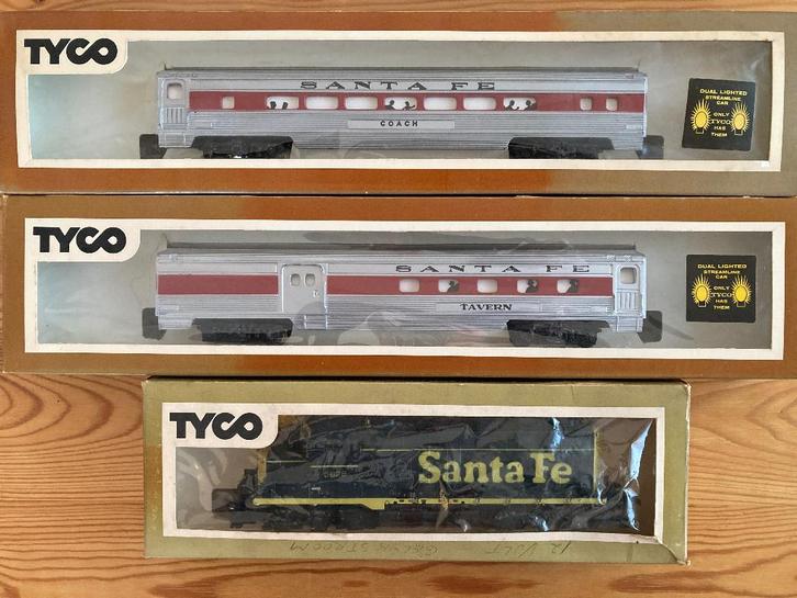 Tyco diesel loc en rijtuigen H0, Hobby en Vrije tijd, Modeltreinen | H0, Zo goed als nieuw, Treinset, Gelijkstroom, Overige merken