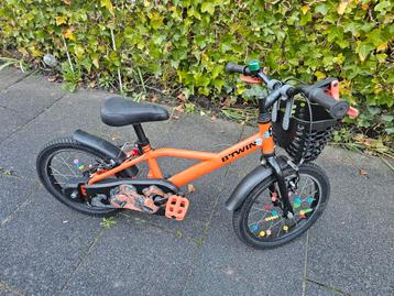 Kinder fiets ( Decathlon) beschikbaar voor biedingen