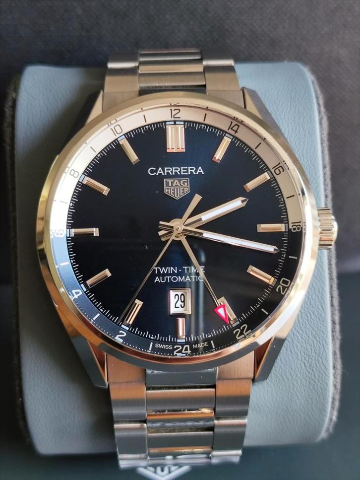 T.K. i.nw.st. 1 Tag Heuer Carrera Twin Time (GMT) van 2022., Sieraden, Tassen en Uiterlijk, Horloges | Heren, Zo goed als nieuw