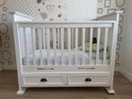 Mooi witte houten baby / kinderkamer (ledikant en commode), Kinderen en Baby's, Kinderkamer | Complete kinderkamers, Ophalen, Gebruikt