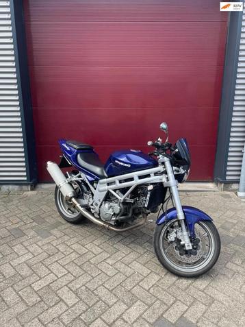 Hyosung Comet 650 Lage Km stand (suzuki SV 650) beschikbaar voor biedingen