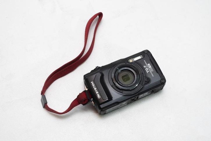 Olympus Tough TG-7 (gekocht Juni 2025), Audio, Tv en Foto, Fotocamera's Digitaal, Zo goed als nieuw, Olympus, Geen optische zoom