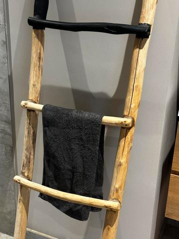 Houten decoratie ladder / blank hout met zwart / ophalen beschikbaar voor biedingen