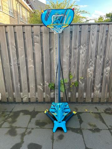 Opvouwbare basket + bal beschikbaar voor biedingen