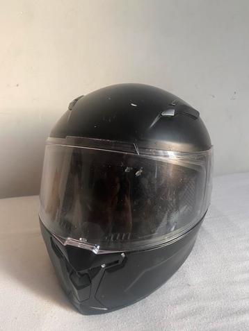 Helm maar L beschikbaar voor biedingen