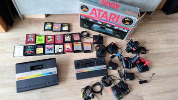 complete Atari collectie 2600,7800 + Darth Vader in doos beschikbaar voor biedingen