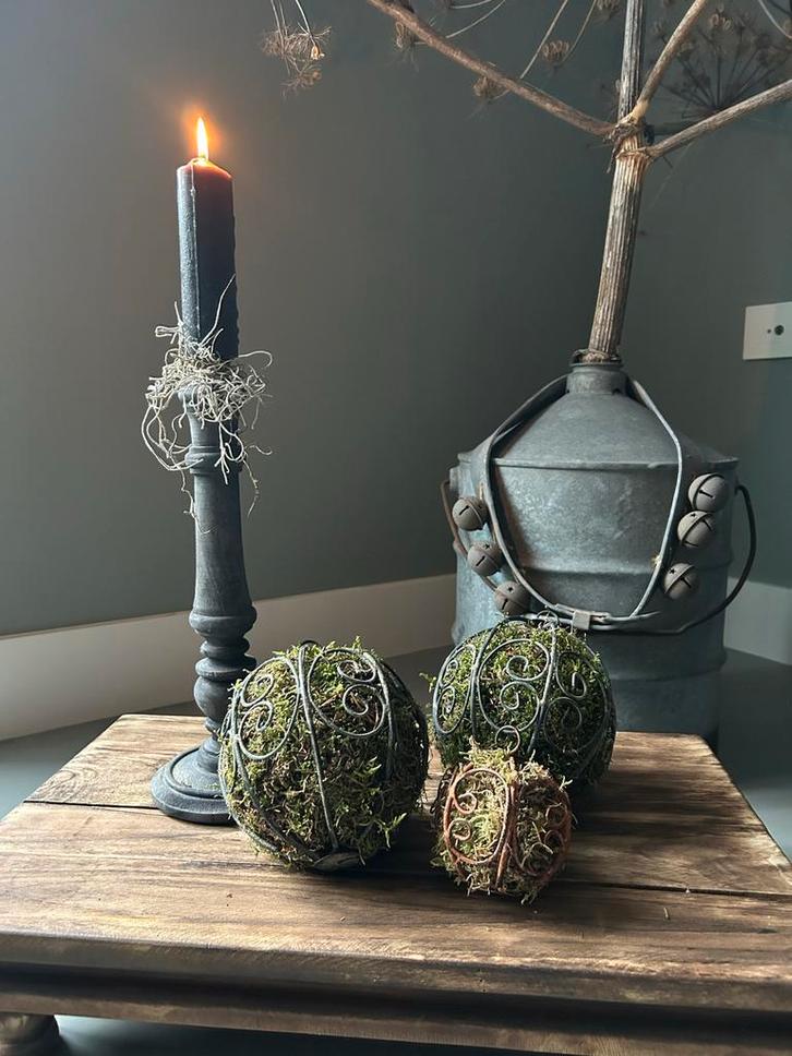 Decoratie set: Mosbollen & Houten Kandelaar, Huis en Inrichting, Woonaccessoires | Kandelaars en Kaarsen, Zo goed als nieuw, Kandelaar