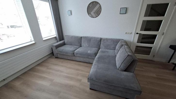 WOOOD Thomas hoekbank – vergrijsd groen ribstof, Huis en Inrichting, Banken | Bankstellen, Gebruikt, Hoekbank, Vierpersoons of meer