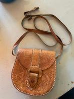 Vintage retro tooled leather zadeltasje damestasje tasje tas, Ophalen of Verzenden, Gebruikt, Bruin, Schoudertasje