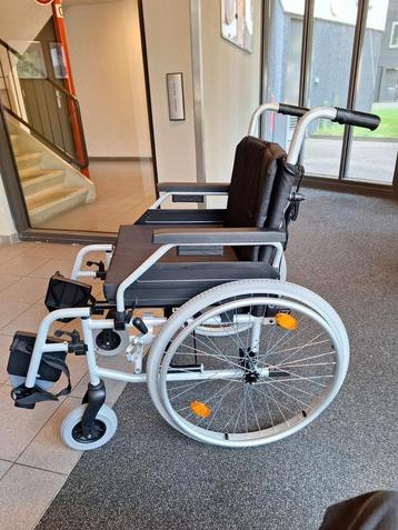 Rolstoel Lichtgewicht aluminium lees beschrijving nieuwstaat beschikbaar voor biedingen
