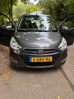 Hyundai i10 1.0 5DR 2013 Grijs, Auto's, Voorwielaandrijving, Stof, 400 kg, Origineel Nederlands