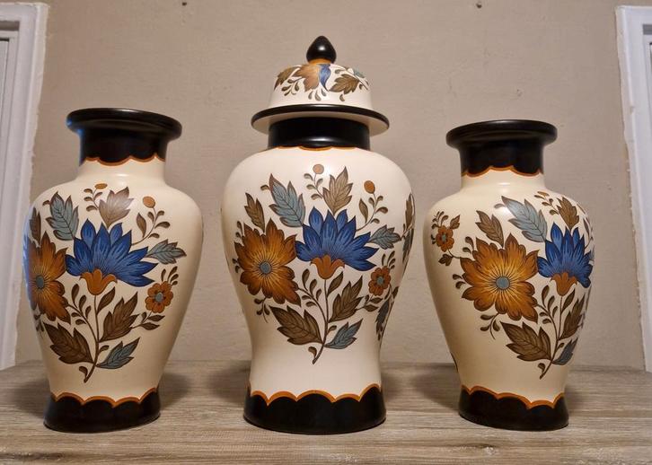 Hele mooie set Flora Keramiek  met nummer eronder, Antiek en Kunst, Antiek | Vazen, Ophalen