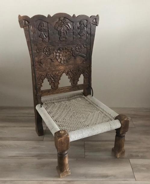 Antiek houten Traditional Oriental Low Chair stoel, Antiek en Kunst, Antiek | Meubels | Stoelen en Banken, Ophalen