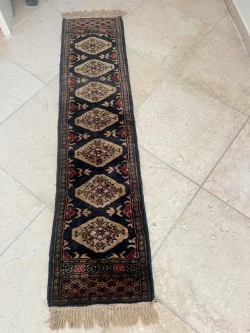 Perzisch Tafelloper beschikbaar voor biedingen