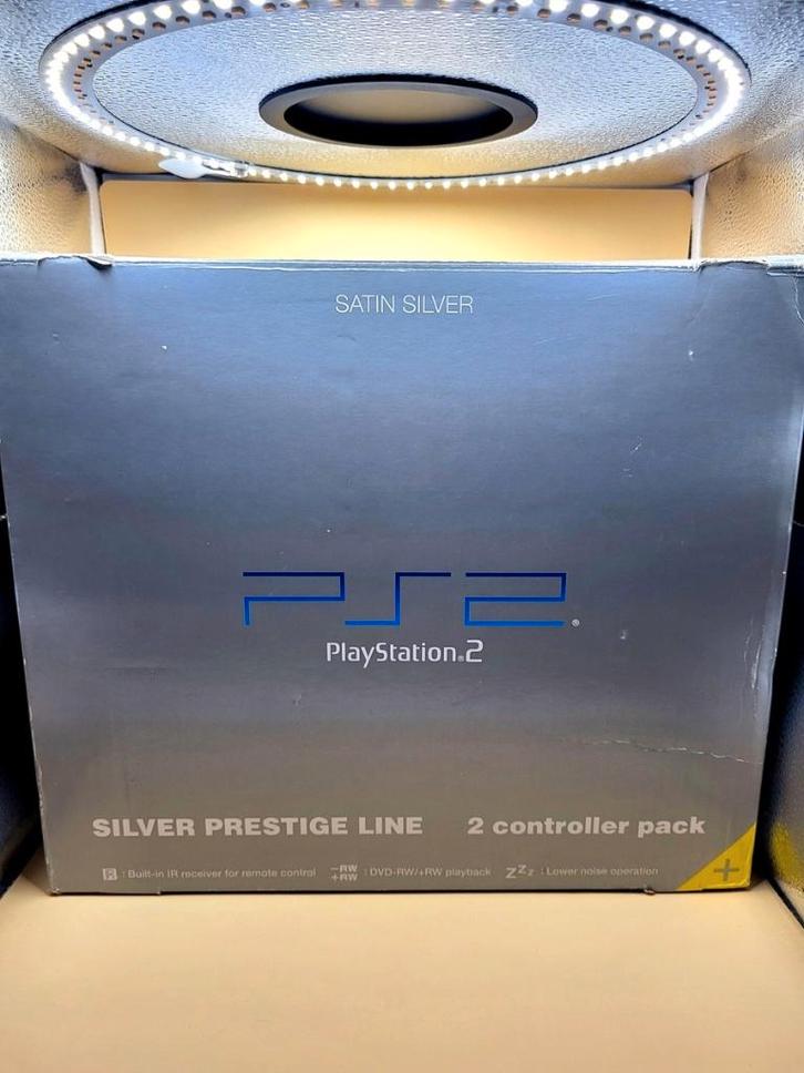 PlayStation 2 Silver Prestige Line 2 Controller Pack, Spelcomputers en Games, Games | Sony PlayStation 2, Zo goed als nieuw, Avontuur en Actie