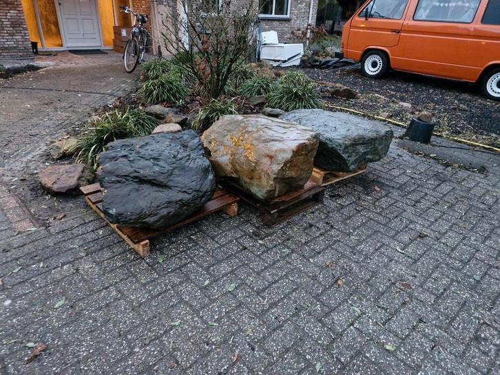 3 grote zware zwerfkeien grijs/groen bruin geel zwerfkei, Tuin en Terras, Grind, Keien en Split, Zo goed als nieuw, Overige typen