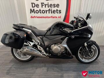 HONDA VFR 1200 F C-ABS (bj 2013) beschikbaar voor biedingen