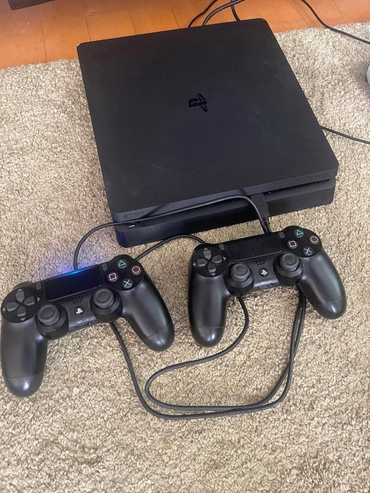 Ps 4 slim(500) + 2 controllers, Spelcomputers en Games, Spelcomputers | Sony PlayStation 4, Gebruikt, Slim, 500 GB, Met 2 controllers