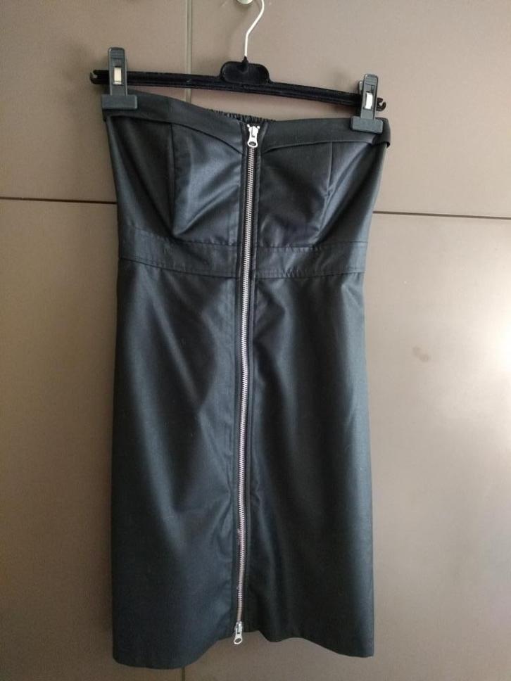 Prachtig zwart sprapless jurkje  merk Modström maat 36, Kleding | Dames, Jurken, Zo goed als nieuw, Maat 36 (S), Zwart, Boven de knie