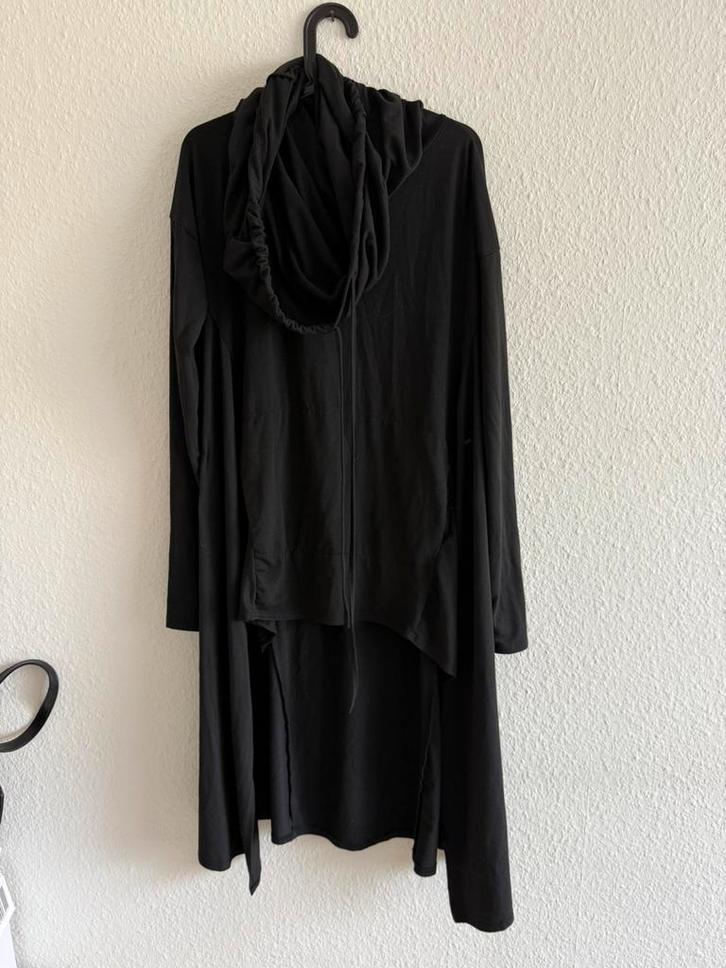 Zwarte asymmetrische jurk, maat L, Kleding | Dames, Jurken, Zo goed als nieuw, Maat 42/44 (L), Zwart, Onder de knie, Ophalen of Verzenden