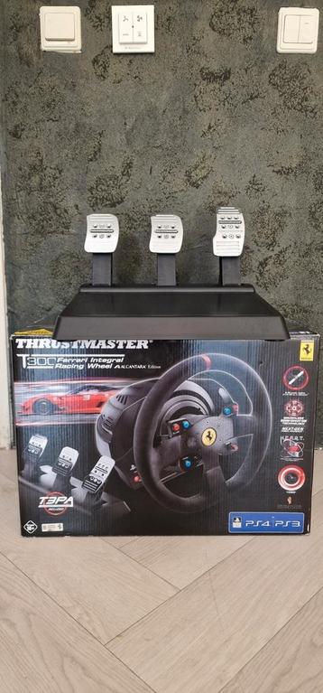 Thrustmaster T300 Ferrari Integral Alcantara Edition beschikbaar voor biedingen