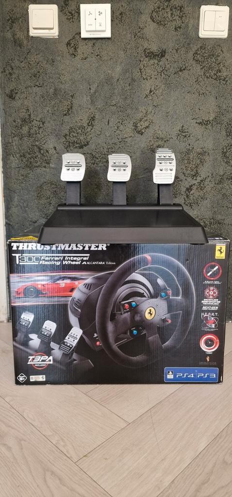 Thrustmaster T300 Ferrari Integral Alcantara Edition, Spelcomputers en Games, Games | Overige, Zo goed als nieuw, Racen en Vliegen