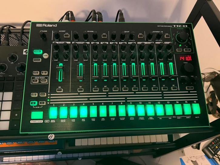 Roland TR-8 Rhythm Performer + 7x7 pack + decksaver, Muziek en Instrumenten, Drumcomputers, Nieuw, Roland, Ophalen of Verzenden