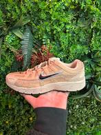 Nike P-6000 Beige Maat 41 - Nieuw in Doos!, Ophalen of Verzenden, Nieuw, Bruin, Sneakers of Gympen