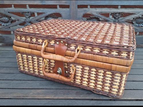 Picknickmand inclusief bestek, borden en bekers, Hobby en Vrije tijd, Picknickmanden, Zo goed als nieuw, Ophalen of Verzenden