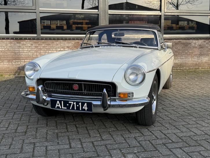 MG B 1.8 Roadster (bj 1972), Auto's, Oldtimers, Bedrijf, Te koop, Lederen bekleding, Open dak, MG, Benzine, Cabriolet, Handgeschakeld