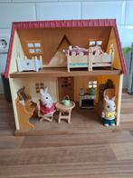 Sylvanian familie huis inclusief 5 poppetjes, Ophalen of Verzenden, Zo goed als nieuw