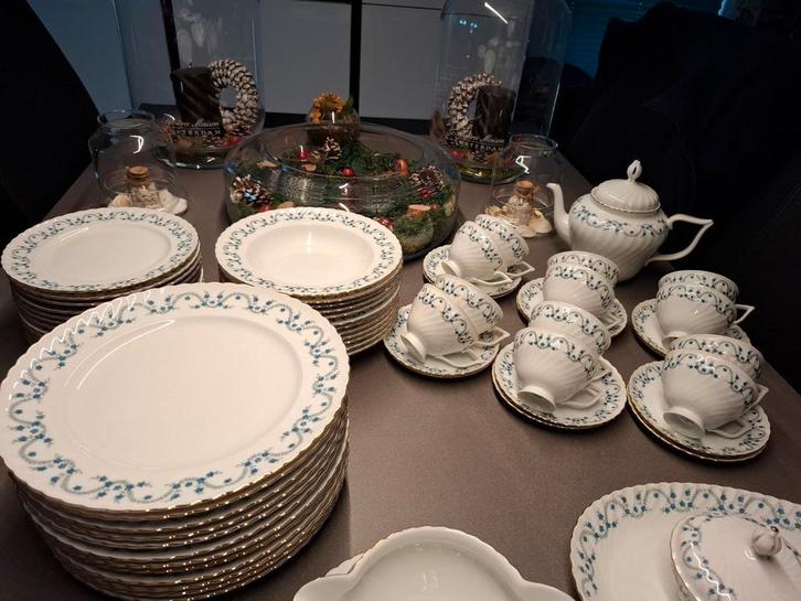 Royal Tettau Bavaria porseleinen service (69 delig) 12 pers., Antiek en Kunst, Antiek | Servies compleet, Ophalen of Verzenden