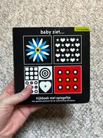 Babyboekje 0-6 maanden, Ophalen of Verzenden, Zo goed als nieuw